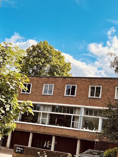 2 Willow Road