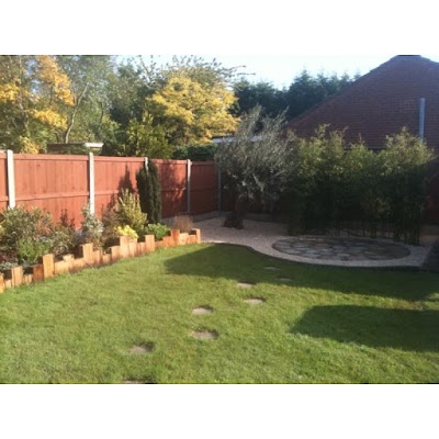 Essex Gardening Services - Gardener Grass Cutting Hedge Cutting Shrub Cutting Garden Clearance Garden Tidy Ride on Mower