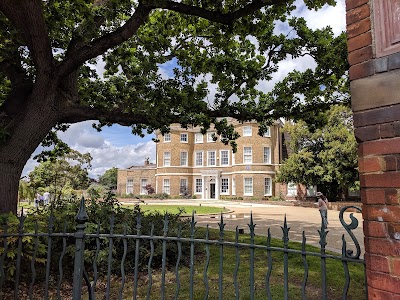 Lloyd Park Centre
